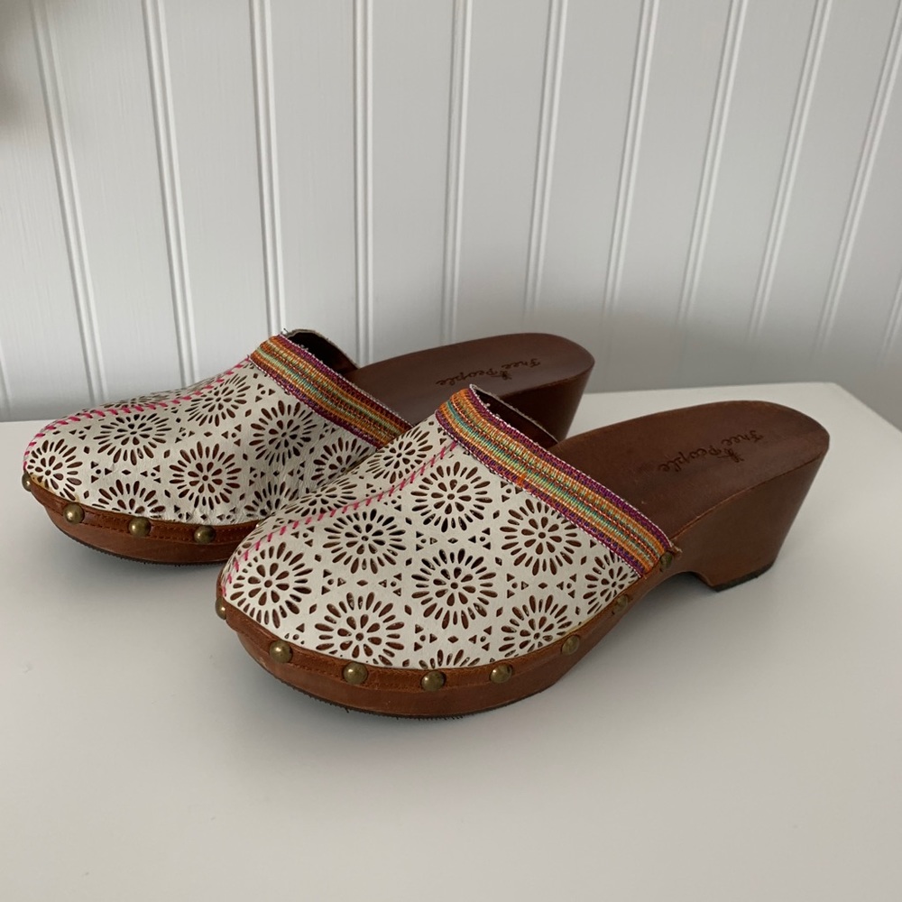 Free People Clogs
